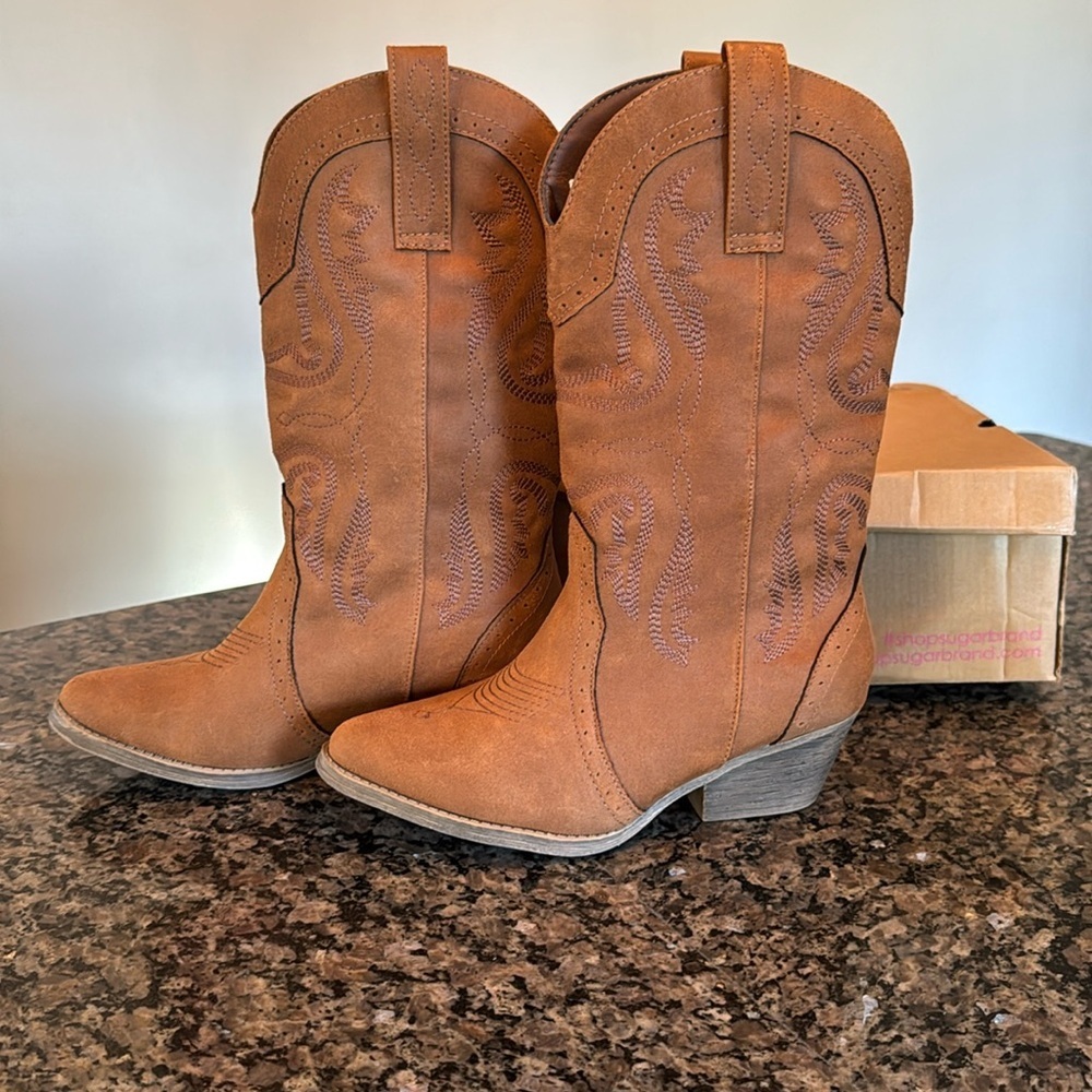 Sugar Tammy western cognac boots NIB 8.5